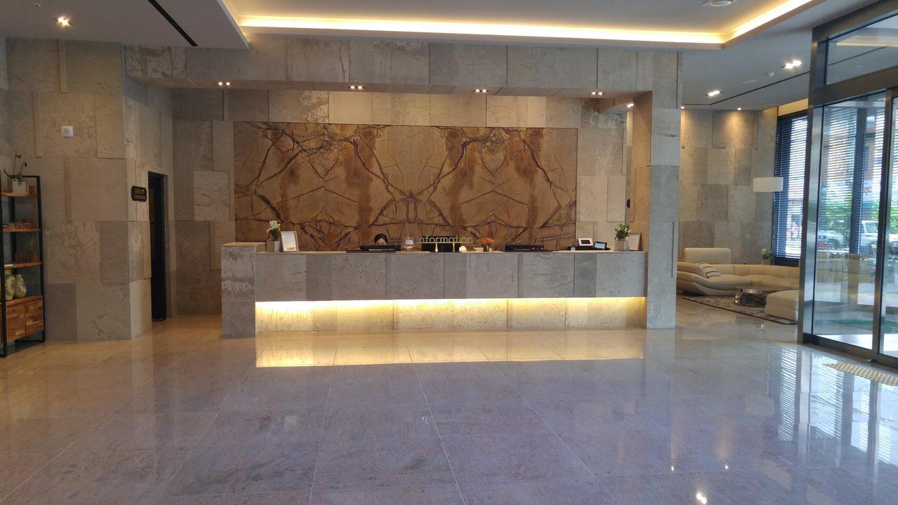J Square Hotel And Wedding Jinju Exterior photo